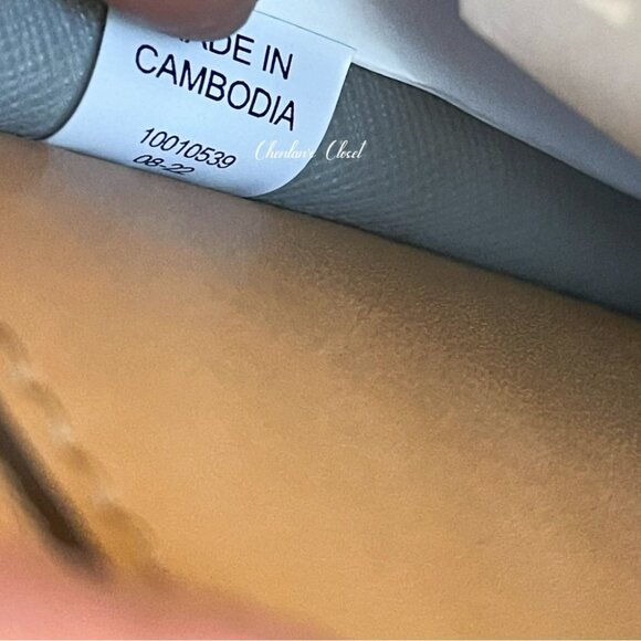 🔥like new! Tory Burch Perry Triple- Compartments Tote - Picture 12 of 13